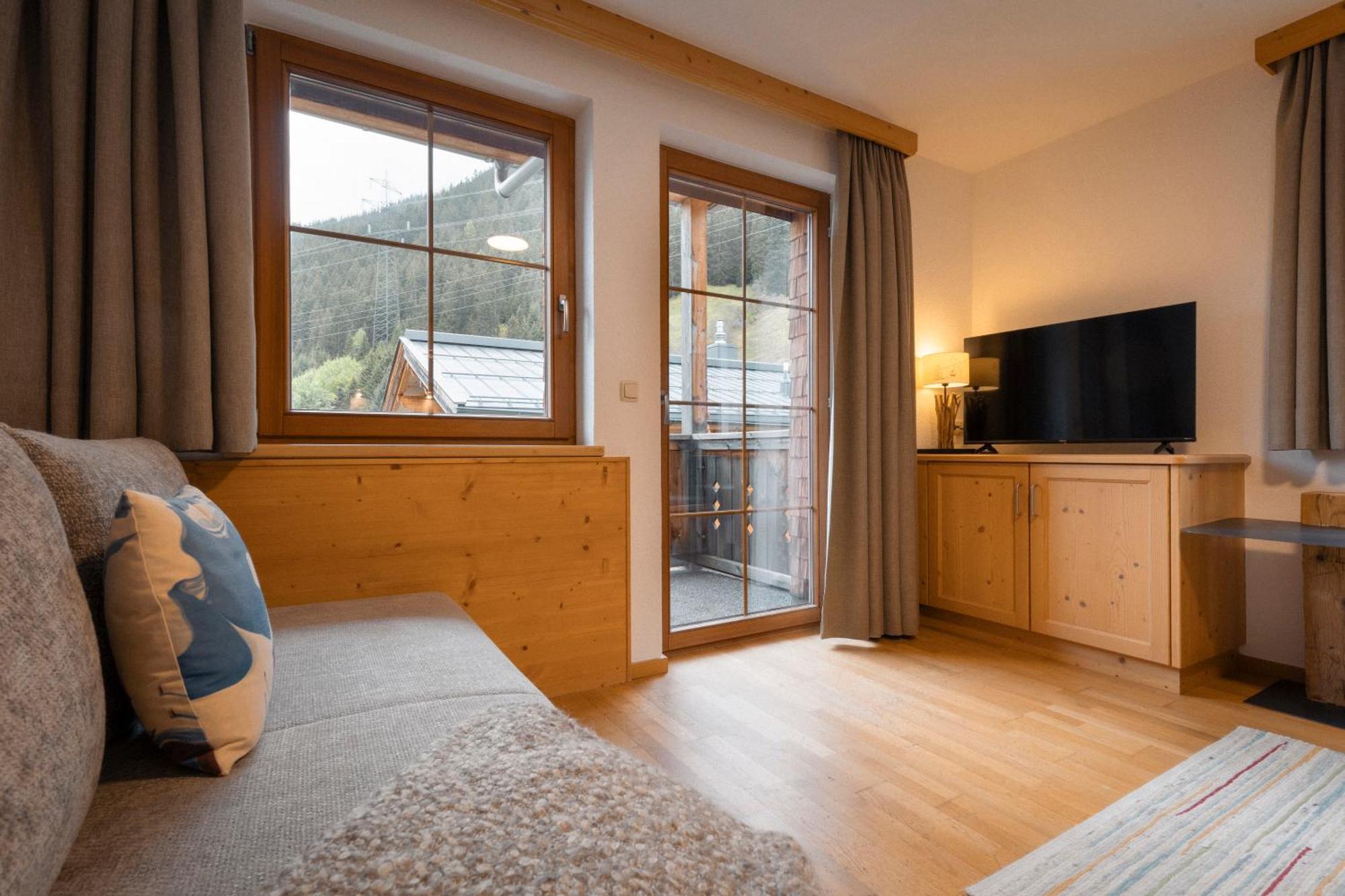 Apartments Sarlo *