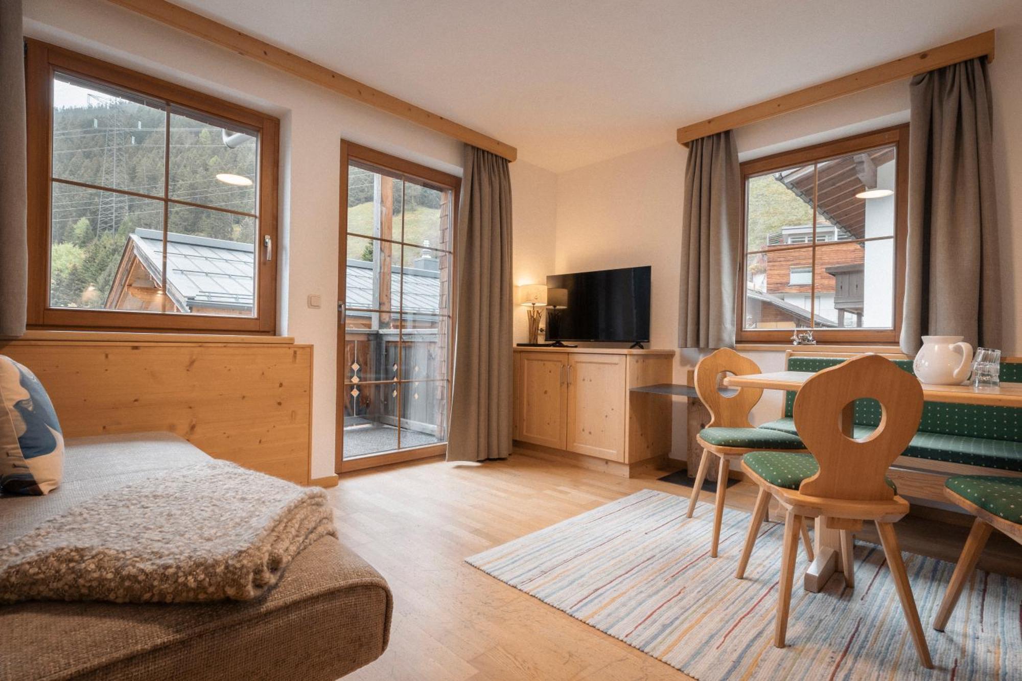 Apartments Sarlo *